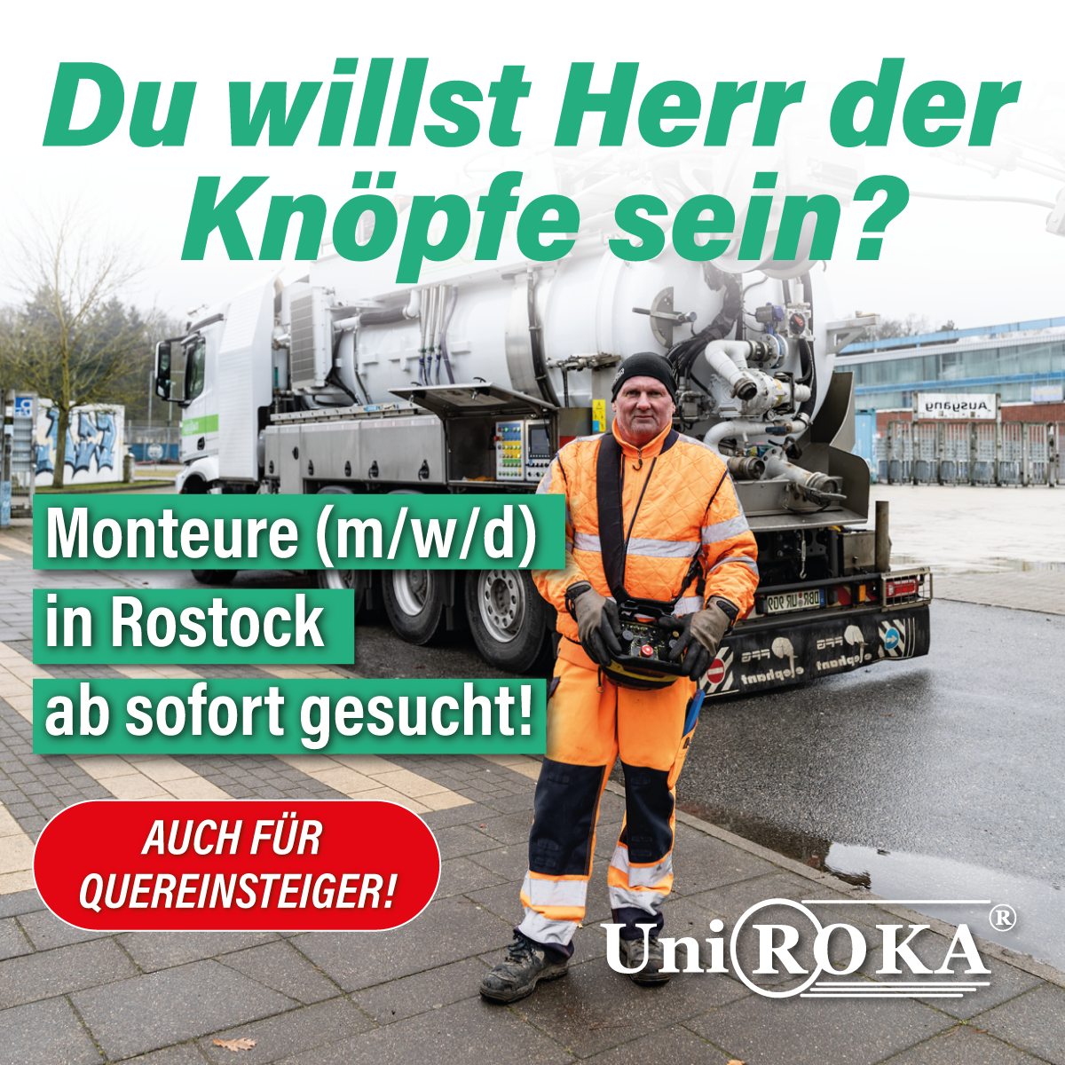 Zu sehen ist ein Handwerker mit grüner Jacke, Stellenanzeige für einen Job als Monteur (m/w/d)